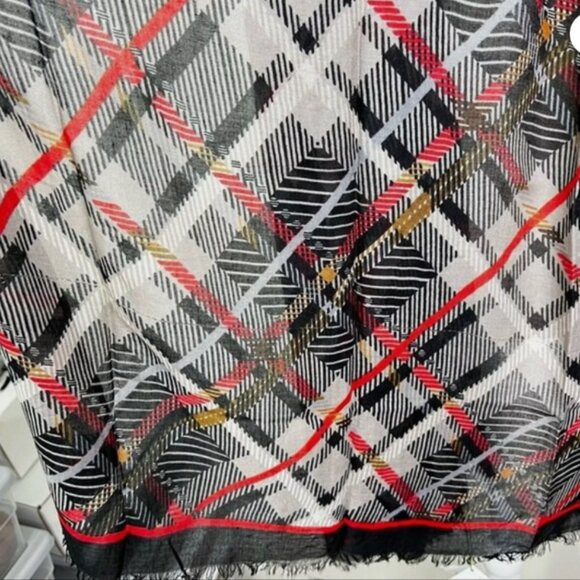 VERA BRADLEY Soft Fringe Sofia Plaid Scarf - Picture 6 of 7